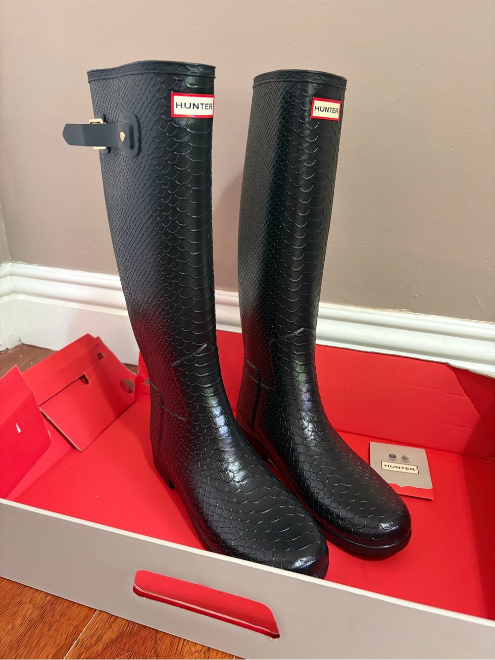 NEW Hunter Crocodile Textured Scale Tall Rain Boots, Black Gloss, Size 10 EU 42